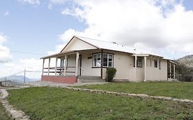 Hummingbird Hill - Entire Cabin